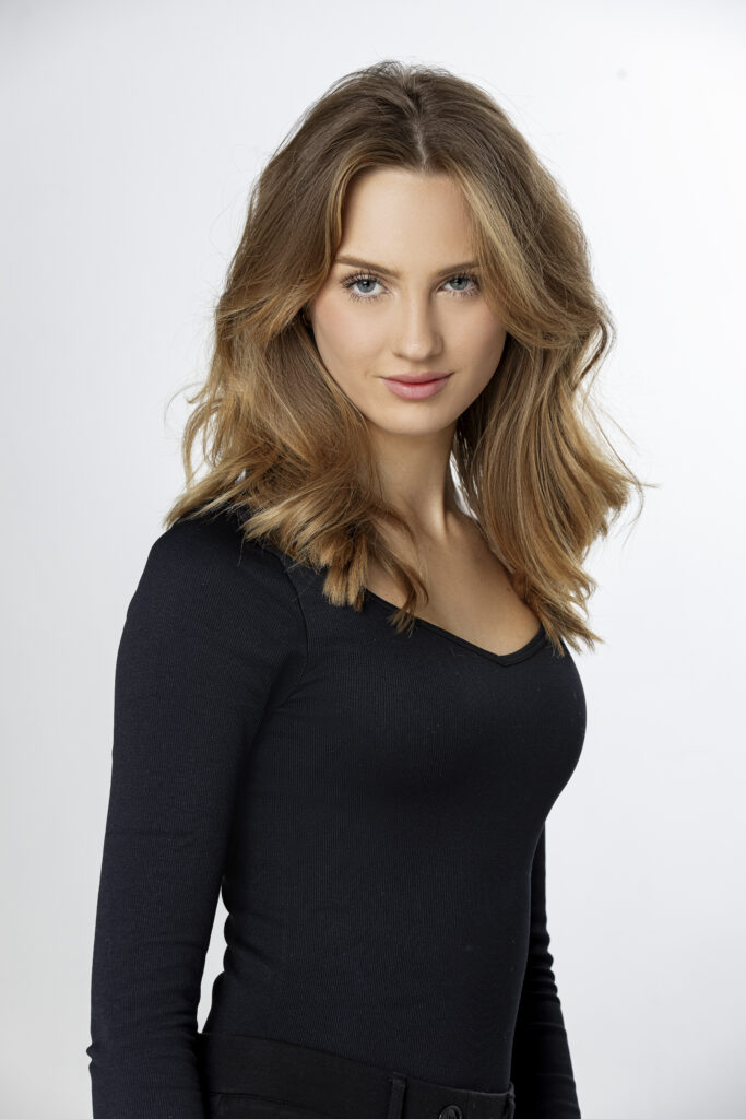 PicturePerfect How to Highlight Your Best Features in Headshots